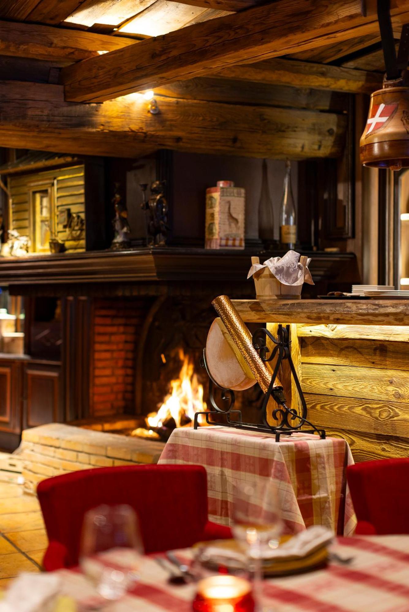 Le Lana Hotel Courchevel Bagian luar foto
